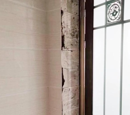 镇康瓷砖空鼓免砸砖维修公司分享吸水砖泡水时间不够或过长都会对瓷砖铺贴效果产生影响